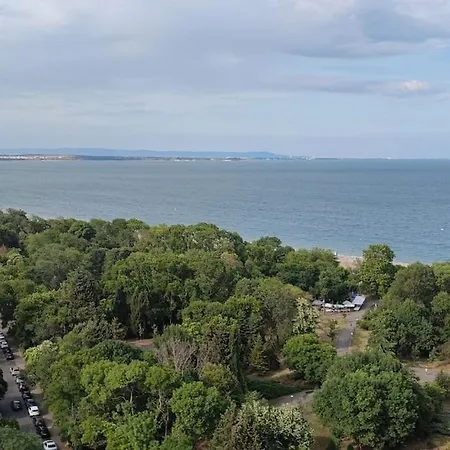 Апартамент Sea View Flora *