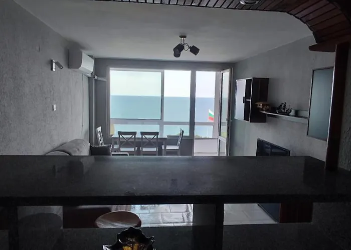 Sea View Flora 아파트