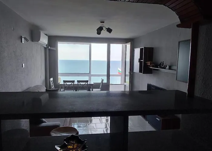 Sea View Flora 布尔加斯